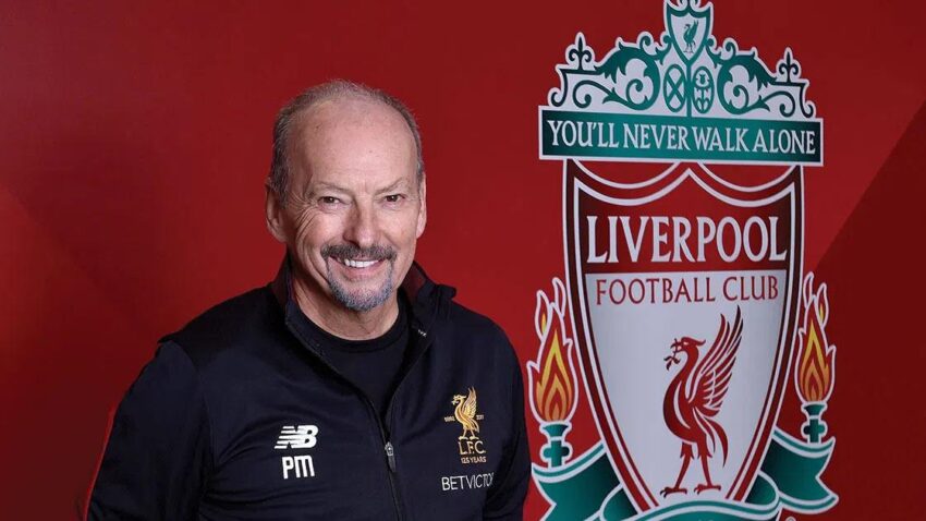 Liverpool Kuagana Rasmi na Mtendaji Peter Moore.