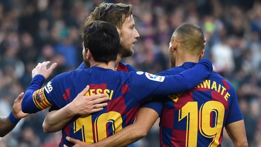 Braithwaite: Sijaomba Namba 10 ya Messi.