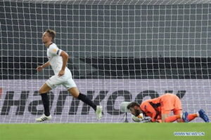 Sevilla Yainyamazisha Manchester United.