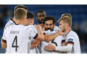 Joachim Loew, Oliver Bierhoff - Hatuna Wasiwasi na Muelekeo wa Timu.