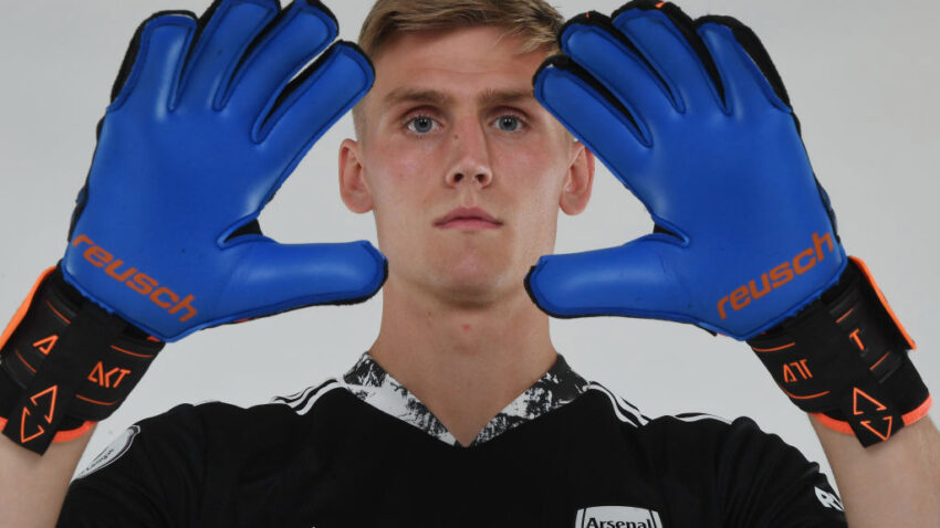 Runnarsson Atua Arsenal Kuziba Pengo la Martinez.