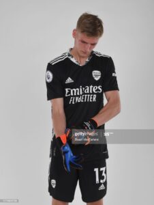 Runnarsson Atua Arsenal Kuziba Pengo la Martinez.