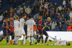 Neymar Afungiwa Mechi 2 Baada ya Kadi Nyekundu.