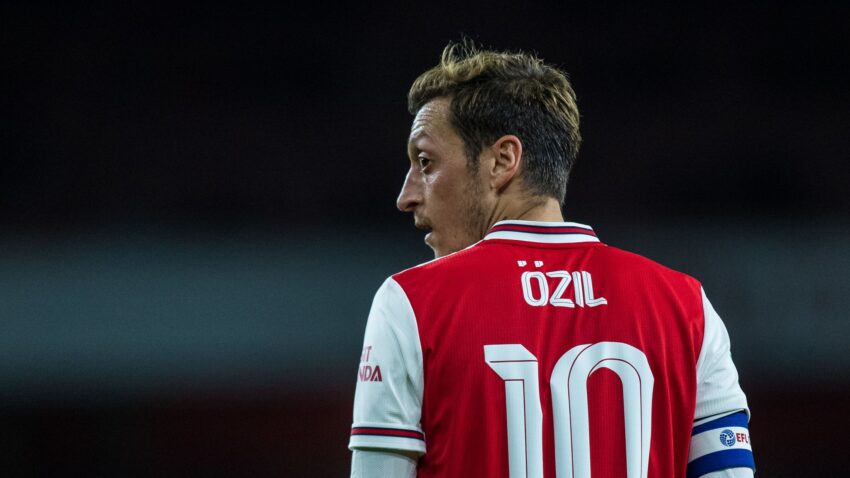 Ozil Alivyonikumbusha Stori ya Vieirra