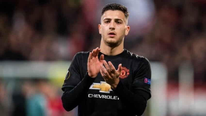 AC Milan Wapiga Hatua Mazungumzo na United