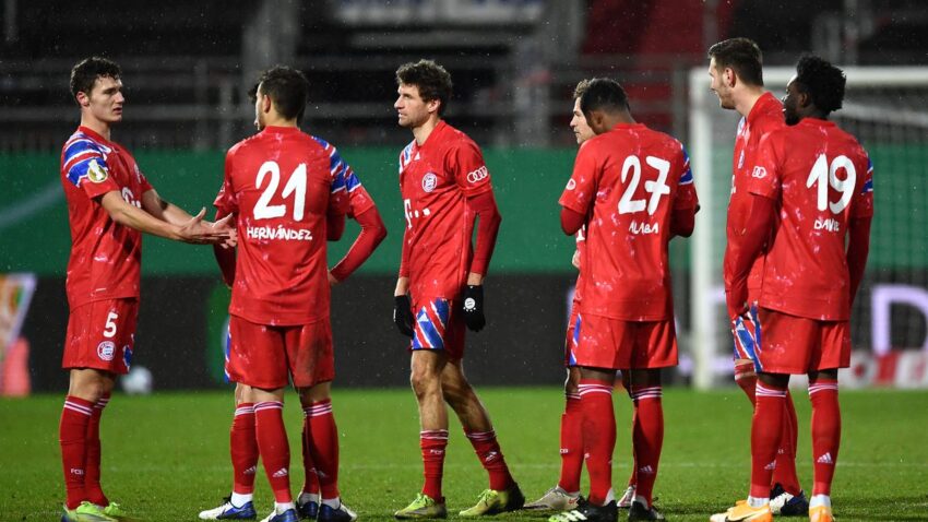 Bayern Munich Yatupwa Nje DFB-Pokal Cup.