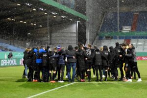 Bayern Munich Yatupwa Nje DFB-Pokal Cup.