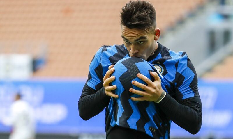 Lautaro Apiga Perfect Hat-Trick Dhidi ya Crotone.