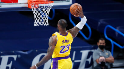 LeBron James, Shujaa wa Lakers.