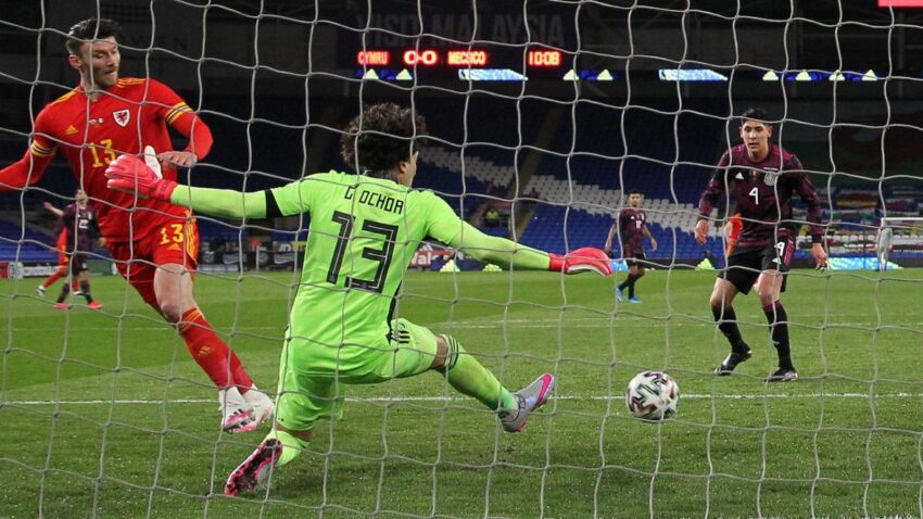 Moore Awaokoa Wales dhidi ya Mexico