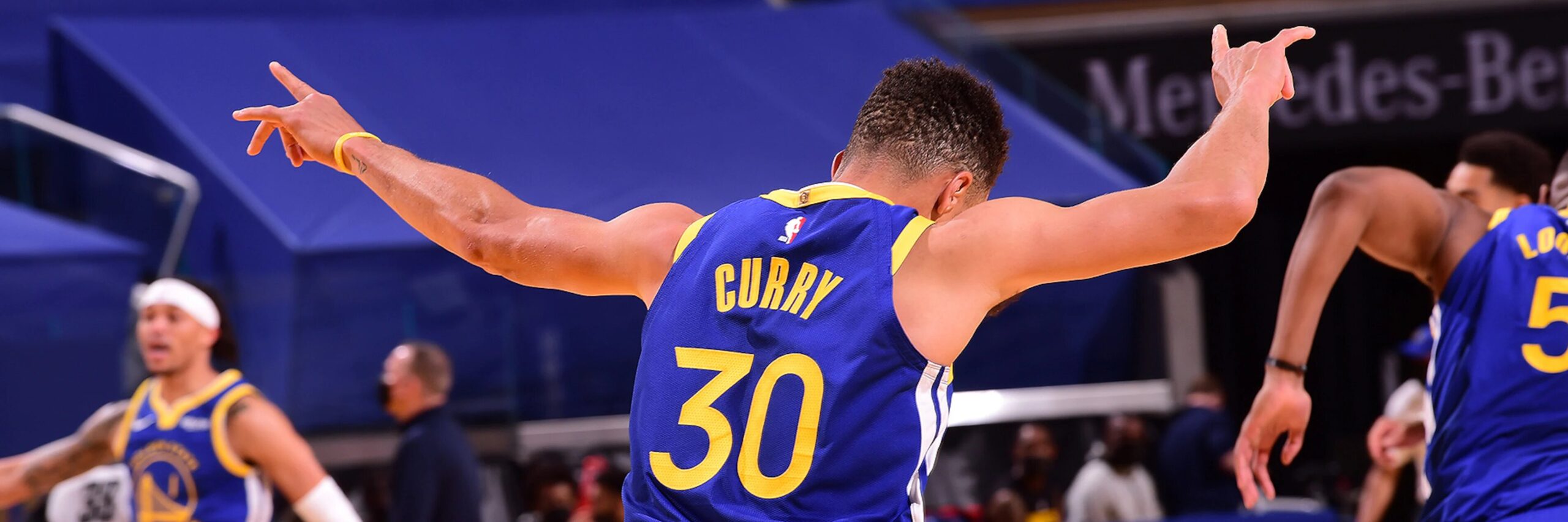 NBA: Curry Aweka Rekodi Warriors.