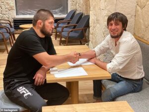 Kutoka UFC Mpaka Soka, Khabib Asaini na Legion Dynamo