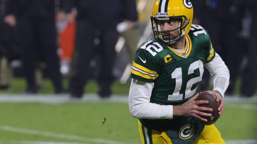 Aaron Apendekeza Kitabu cha 'The Alchemist' Klabuni Kwake