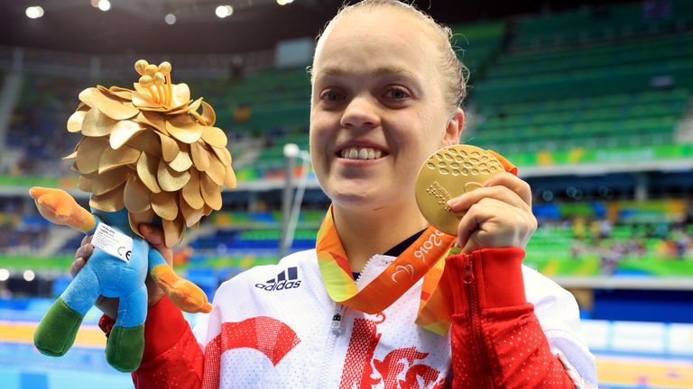 Paralympic : Ellie Simmonds Astaafu Rasmi.