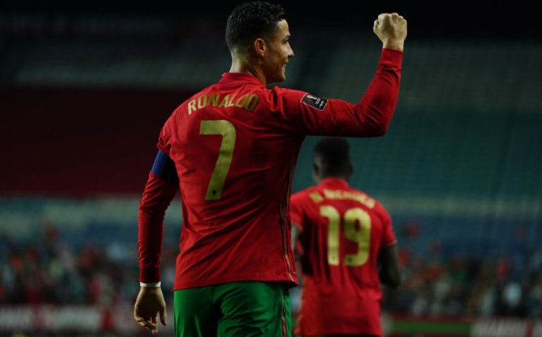 Ronaldo Aendeleza Rekodi za Kibabe.