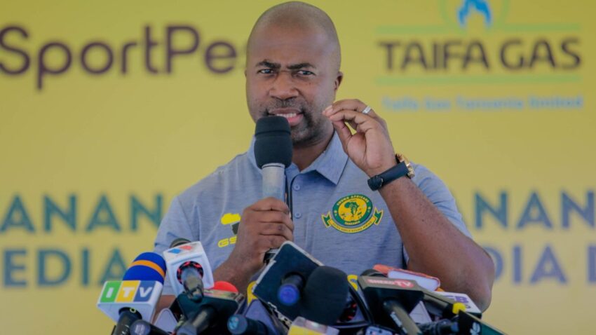 Senzo Amsifia Manara wakati Akitolea Ufafanuzi Dhidi ya River United