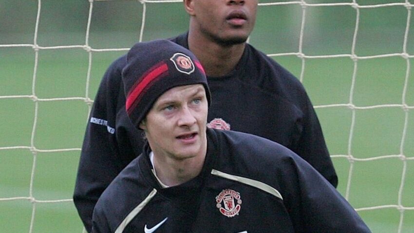 Patrice Evra - Pole Ole , Ukifanya Vibaya Watu Usahau Mazuri