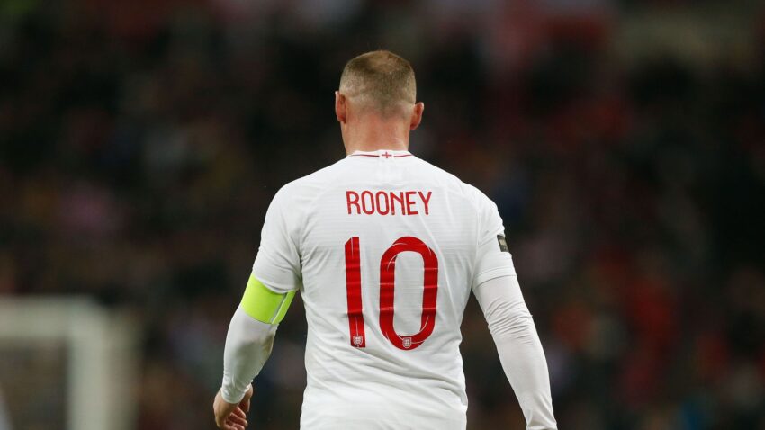 Wayne Rooney Alimalizana na Engalnd Siku Kama ya Leo