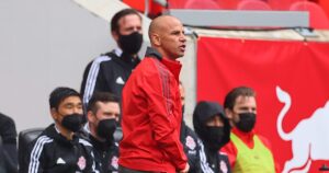 Rangnick Kumvuta Armas Kwenye Benchi la Ufundi