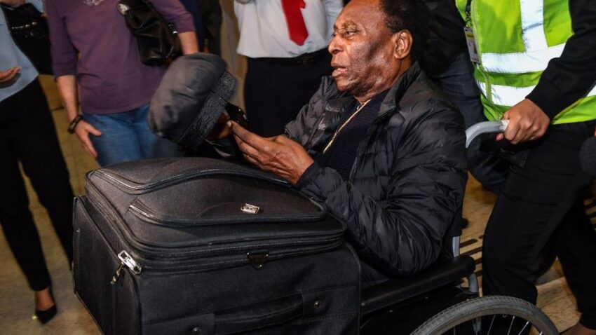 Pele Arudishwa Tena Hospitali Lakini Hali si Mbaya
