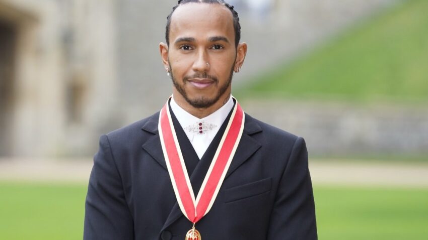 Lewis Hamilton Atunukiwa Cheo cha Heshima "Sir"