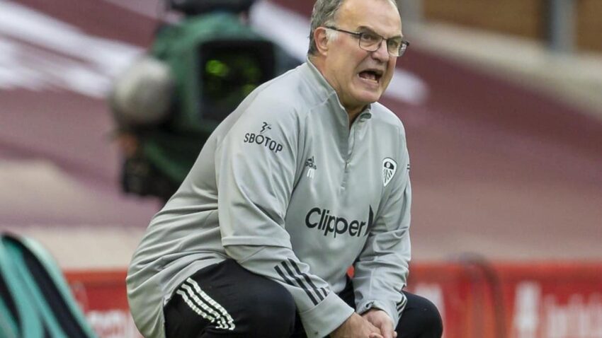 Marcelo Bielsa Akalia Kuti Kavu Leeds United.