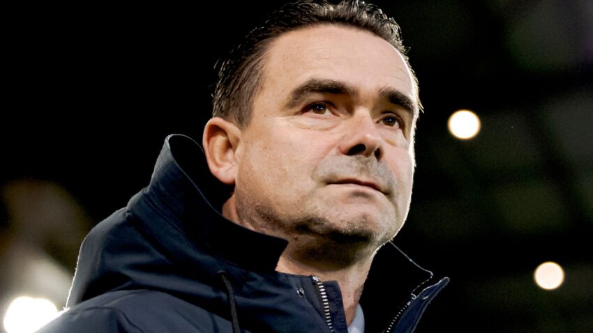 Marc Overmars Ajiuzulu Ajax.
