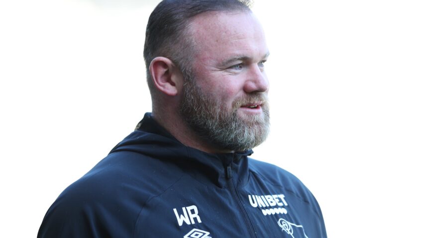 Rooney Anandoto na Man United.