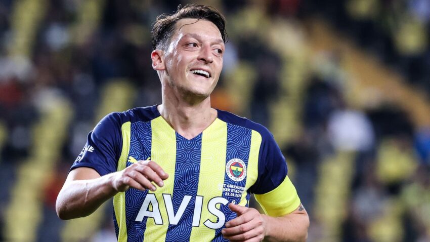 Ozil Amtetea Harry maguire "Mpira Sio Vita Tuwe Waungwana"