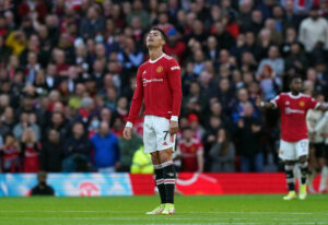 Tukio la Ronaldo Kuvunja Simu ya Shabiki, Lamuibua Mama Mzazi wa Kijana Huyo