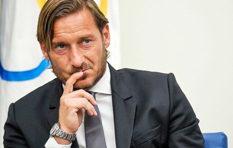 Francesco Totti Kumshawishi Paulo Dybala Kujiunga na Roma