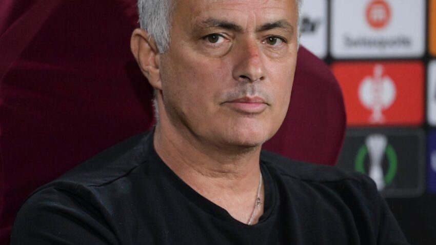 Jose Mourinho Atakubali Offer ya PSG?