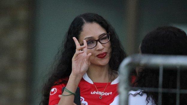 Simba Kuwashukuru Mashabiki Wake