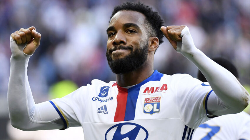 Lacazette Arejea Lyon Akimalizana na Arsenal