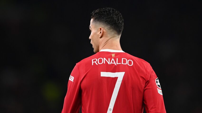Ronaldo Kupunguza Mshahara Wake Ili Kujiunga na Madrid