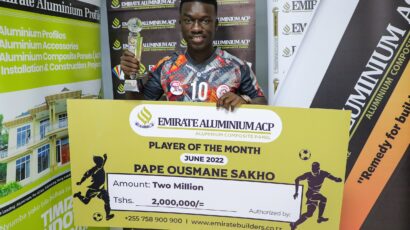 Pape Sakho Akabidhiwa Tuzo ya Mchezaji Bora wa Mwezi Juni