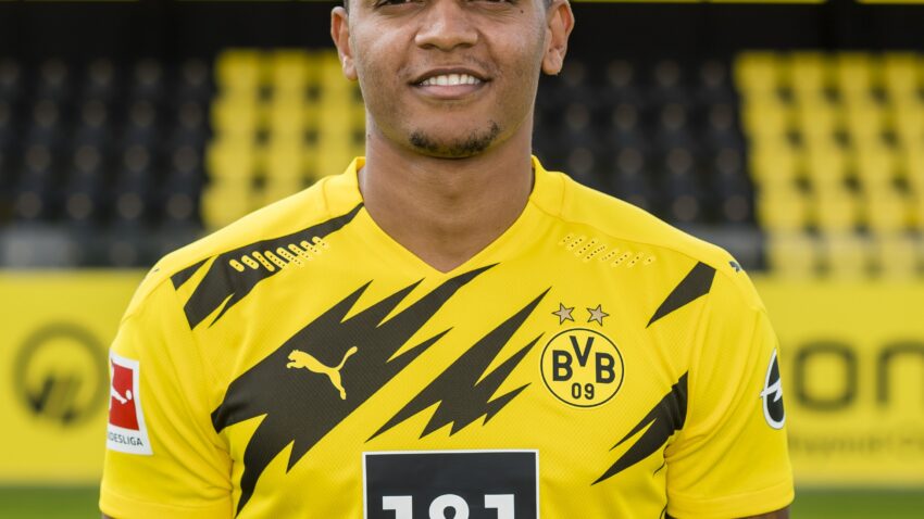 Akanji Anukia Manchester City.