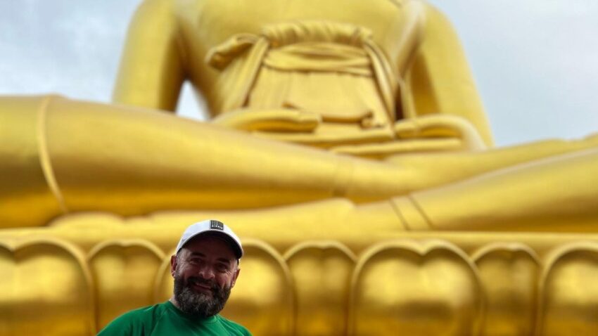 Bongo Zozo Atoa Tuzo ya Bia kwa kocha Kim.