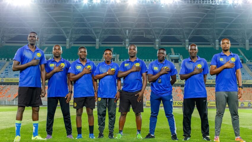 Mbeya City Yalia na Waamuzi