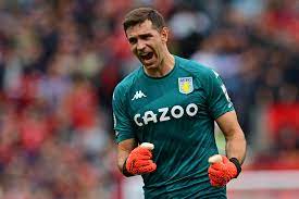 Emiliano Martinez Akosa Usingizi.