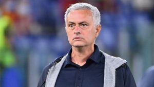 Mourinho Apewa Kadi Nyekundu