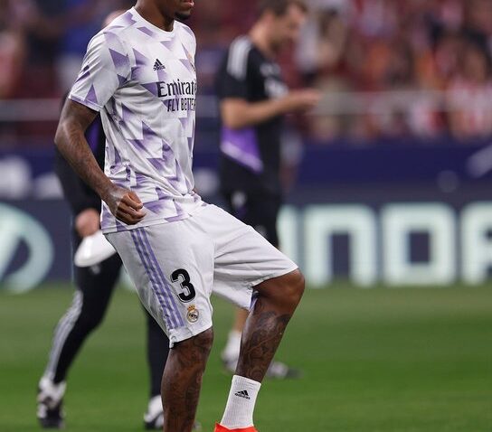 Real Madrid Kumuongezea Mkataba Millitao.