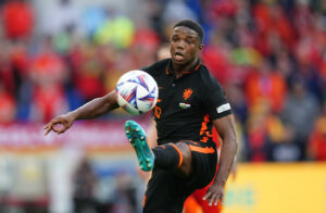 Tyrell Malacia Apingana na Maamuzi ya Van Gaal.