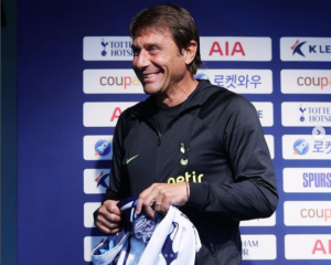 Antonio Conte Azua Balaa la Mwaka Spurs