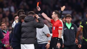 Spurs Yatoa Sare Huku VAR Ikimpatia Conte Kadi Nyekundu.