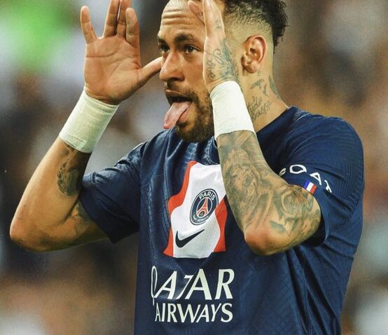 Neymar Jr Ampongeza Benzema.