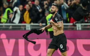 Giroud Akasirishwa na Kadi Nyekundu