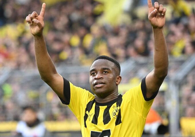 Moukoko Nitafurahia kubakia Dortmund