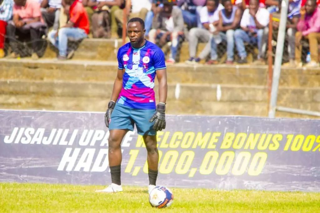 Beno Kakolanya atajwa Azam FC 