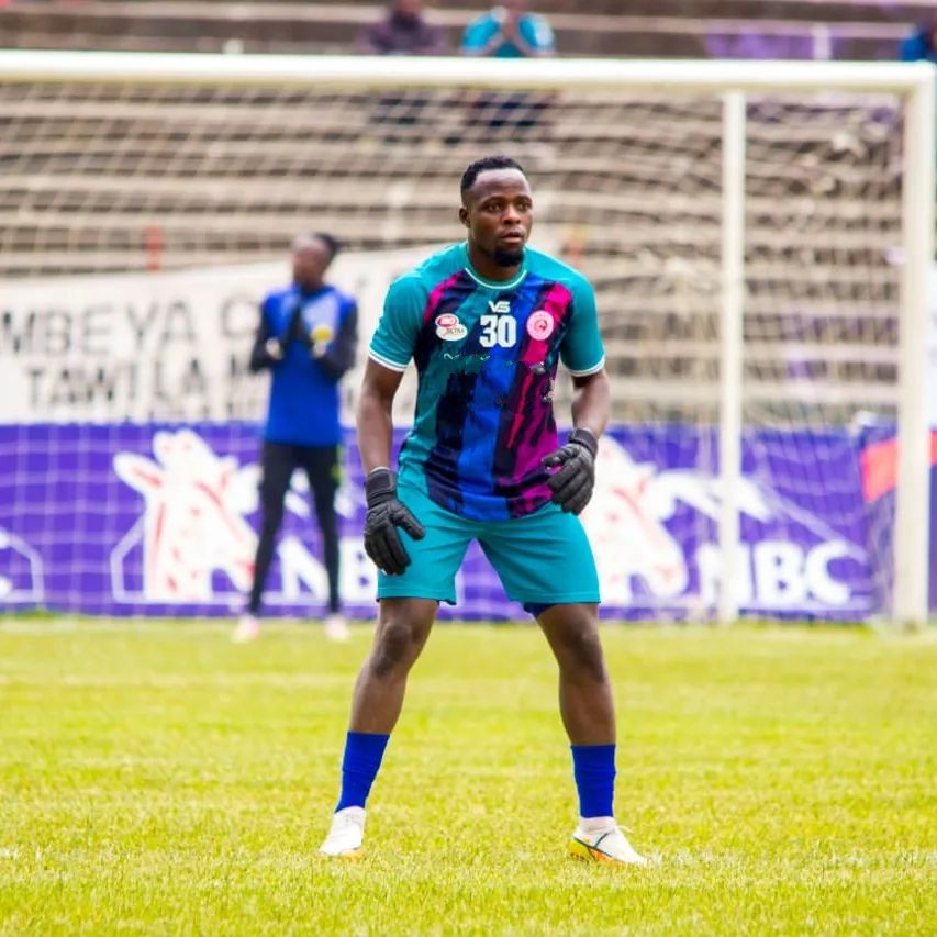 Beno Kakolanya atajwa Azam FC 